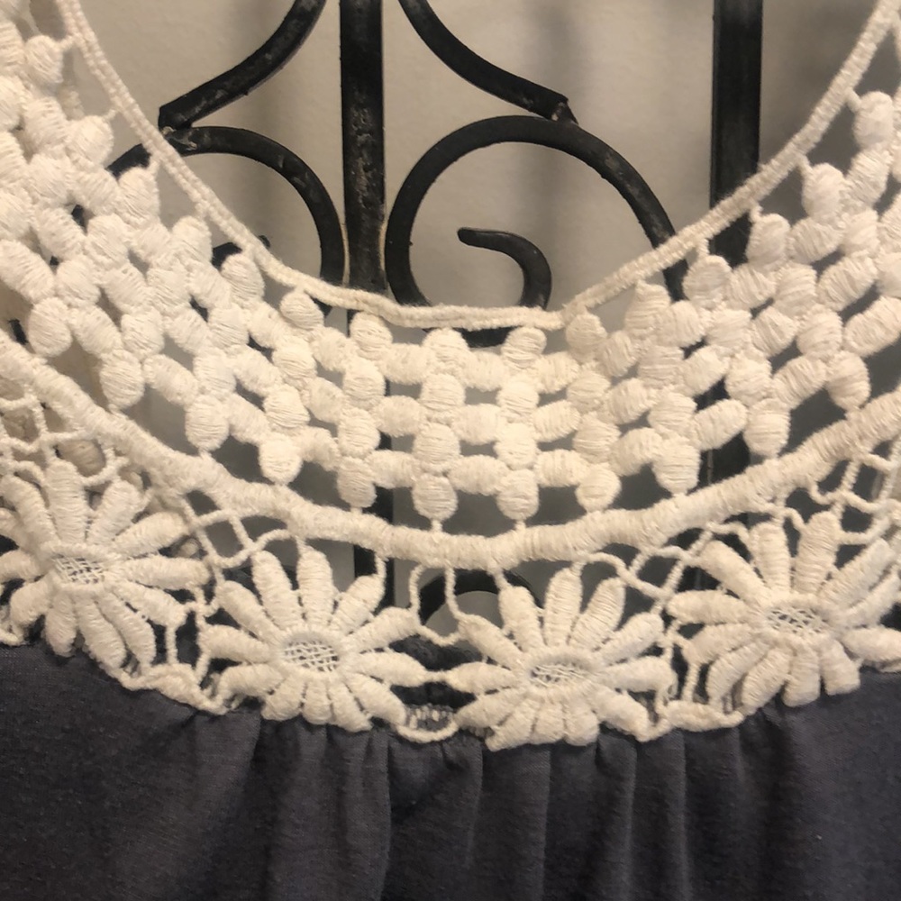 American eagle cream and grey top size medium - Picture 2 of 9